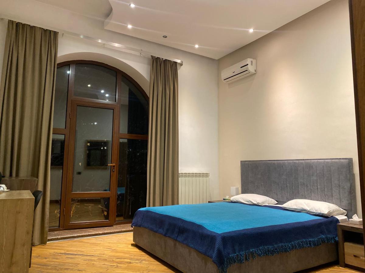 Saryan Hotel Єреван Екстер'єр фото