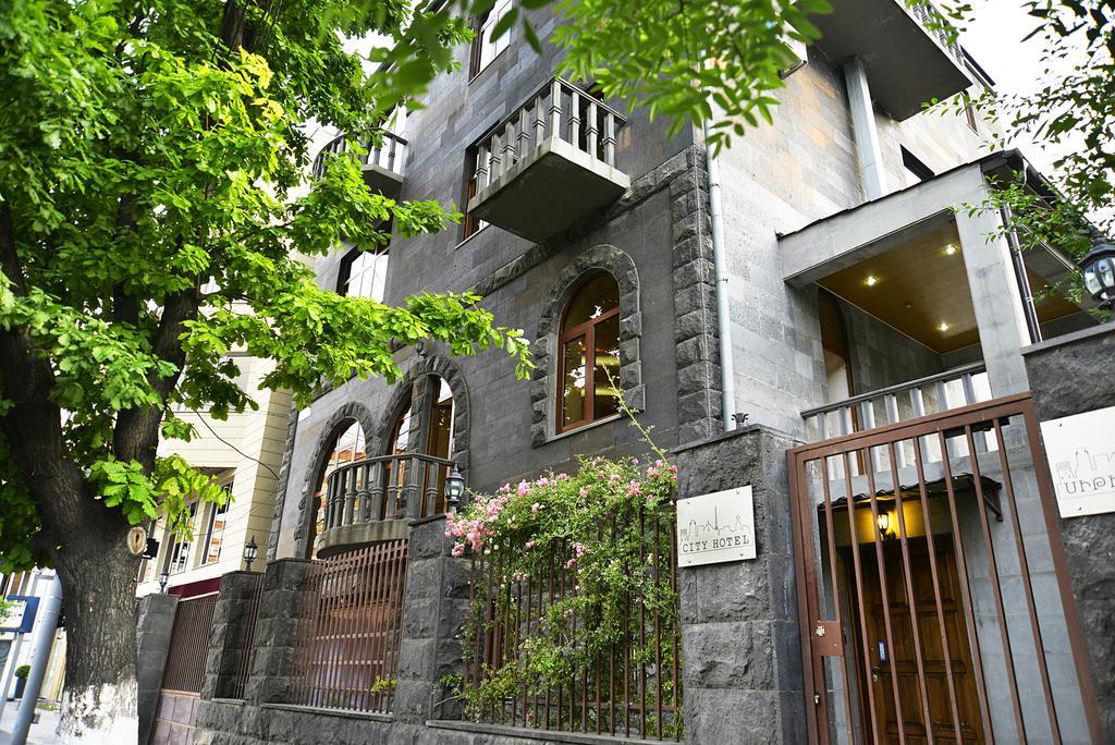 Saryan Hotel Єреван Екстер'єр фото