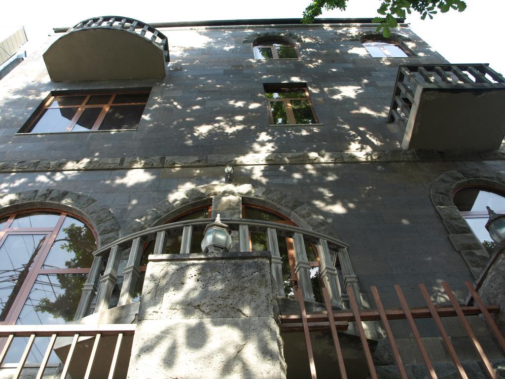 Saryan Hotel Єреван Екстер'єр фото
