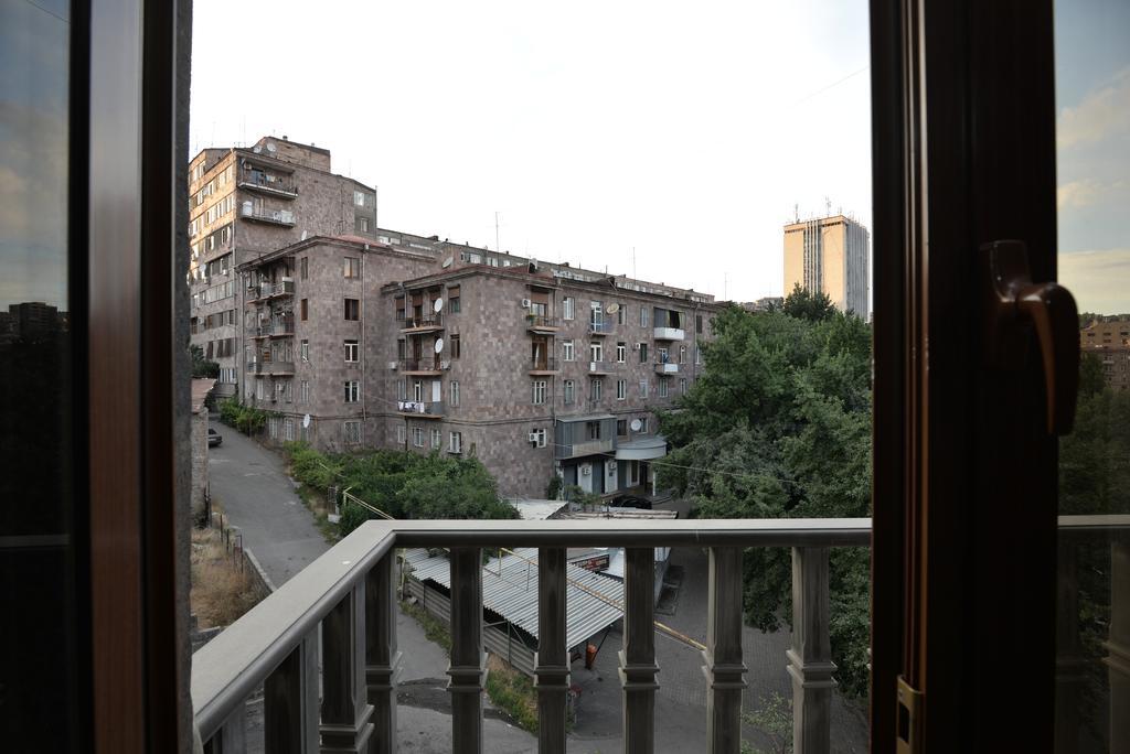 Saryan Hotel Єреван Екстер'єр фото