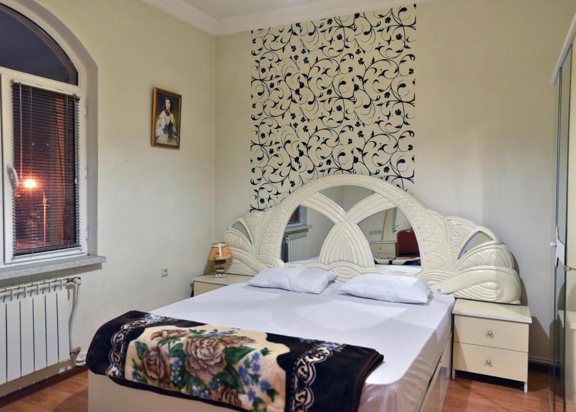 Saryan Hotel Єреван Екстер'єр фото