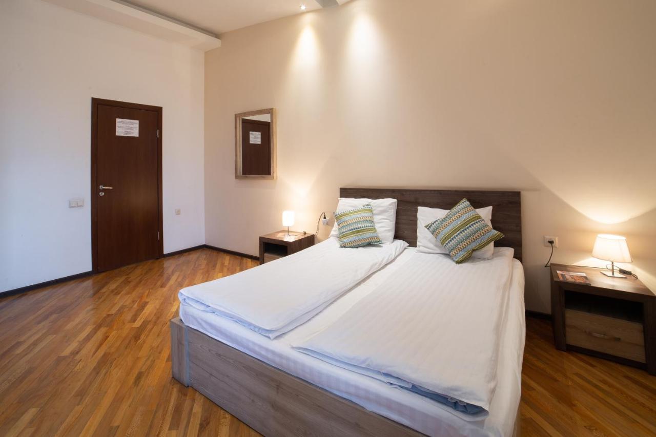 Saryan Hotel Єреван Екстер'єр фото