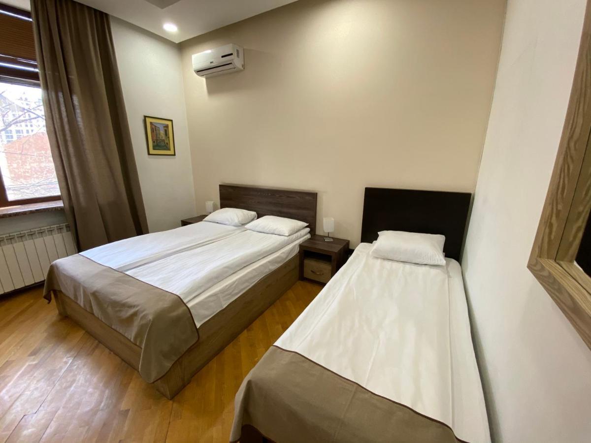 Saryan Hotel Єреван Екстер'єр фото