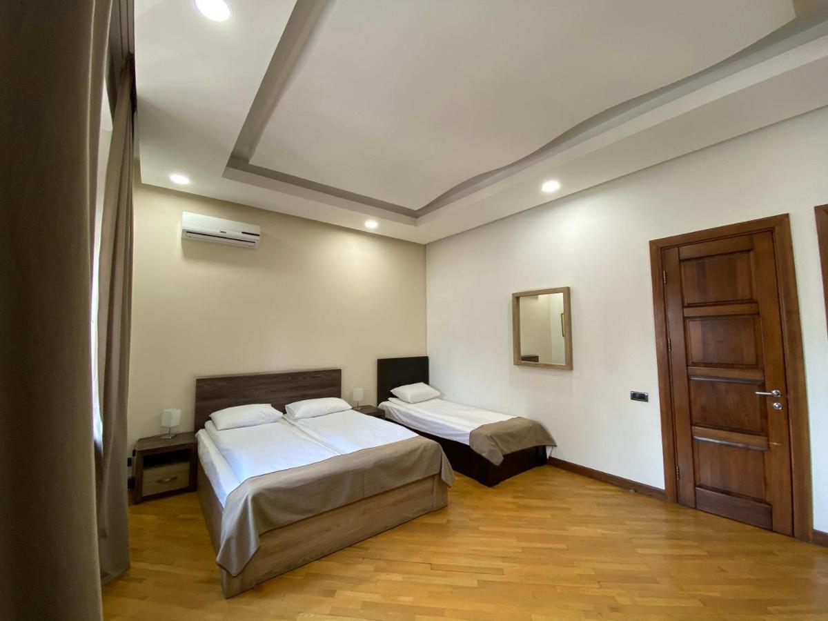 Saryan Hotel Єреван Екстер'єр фото